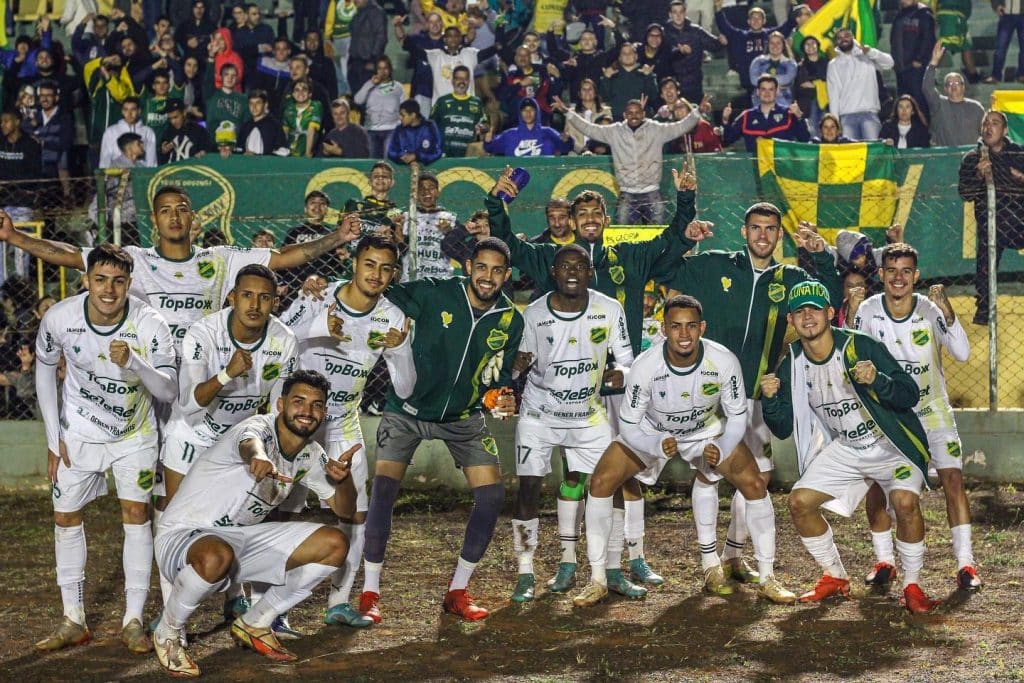 XV de Jaú vence Flamengo de Guarulhos