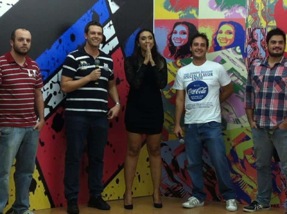 TV Local: + Música da Ludy anunciando a chegada do ESPORTE NA ÁREA na programação. Hermes, Murilo, Ludy, eu e Eduardo