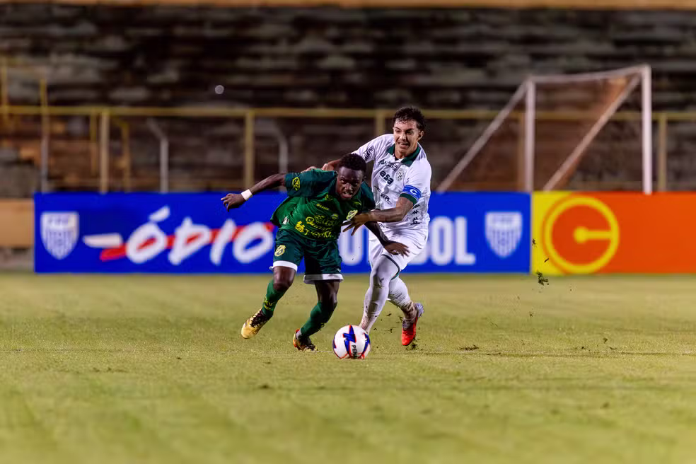 XV de Jaú x Guarani - Aline Martins
